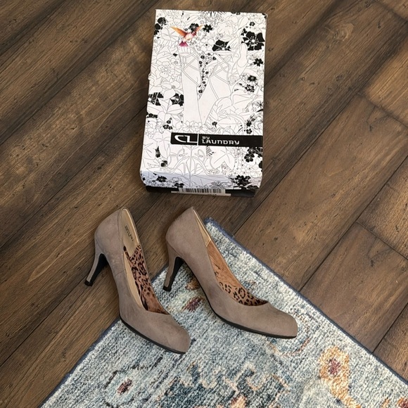 CL by laundry Nanette nude suede heels size 8 - Picture 1 of 10